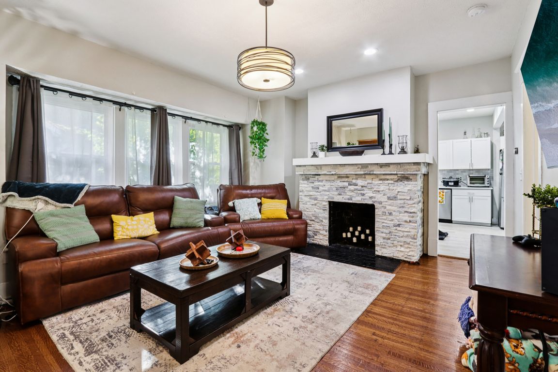 next background image