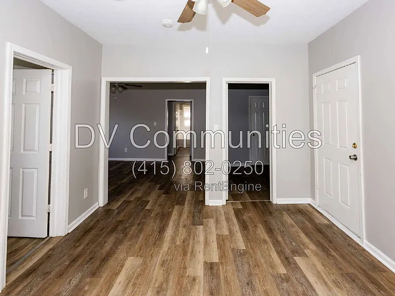 10917 Bernard Ave #4 — Photo 3