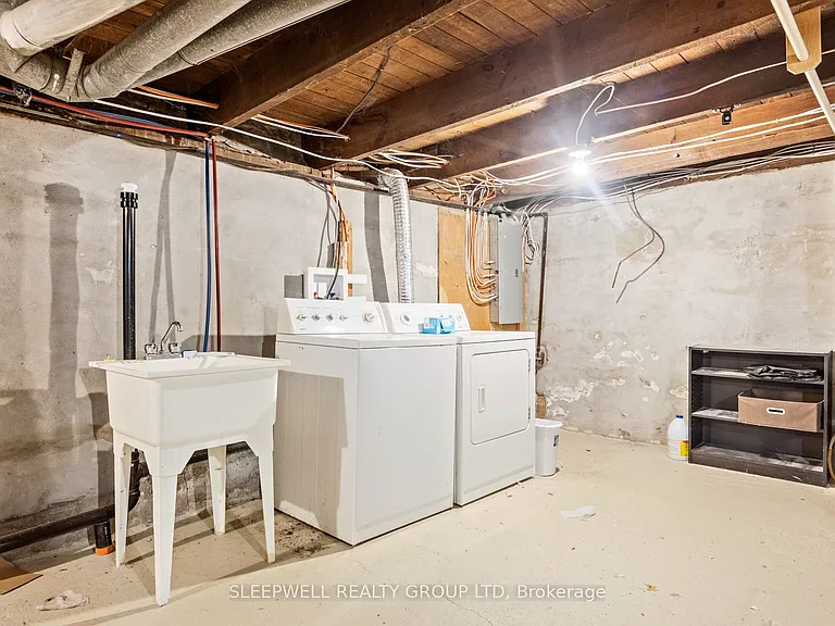 481 Besserer St — Photo 25