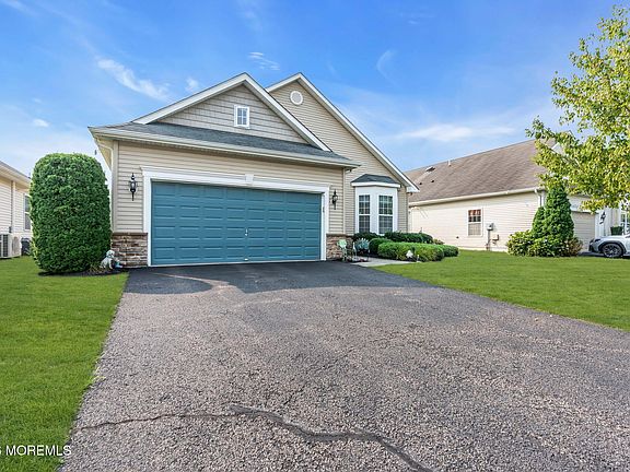 4th image of 44 Eagle Ridge Circle