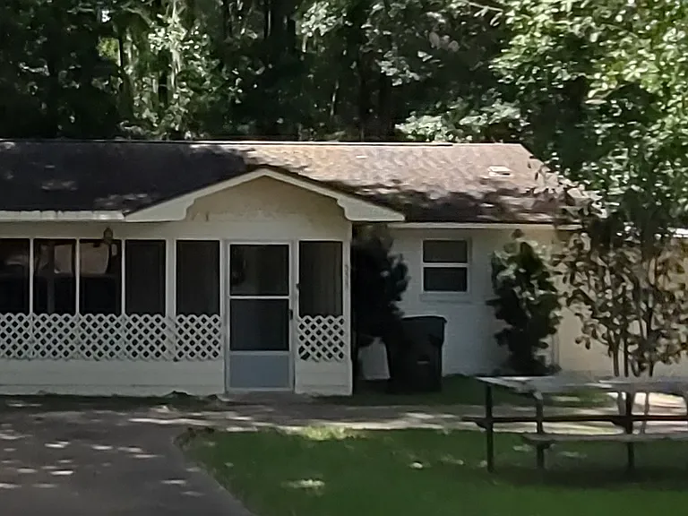 553 Sherwood Forest Dr — Photo 1
