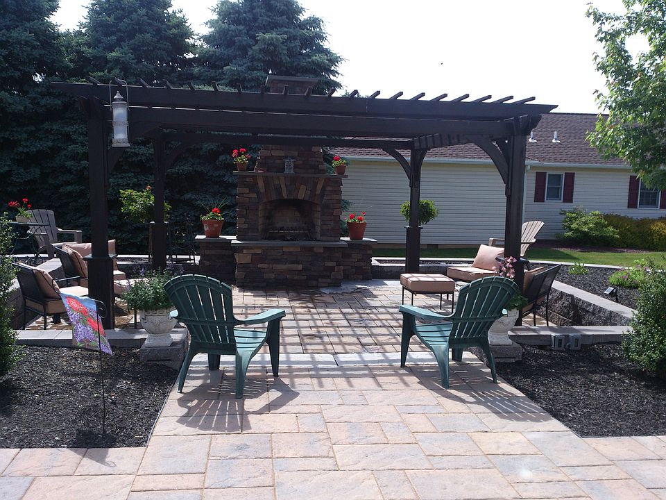 1st image of 279 Longwood Dr