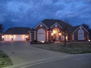 5001 Briarparc Ct, Bryan, TX 77802