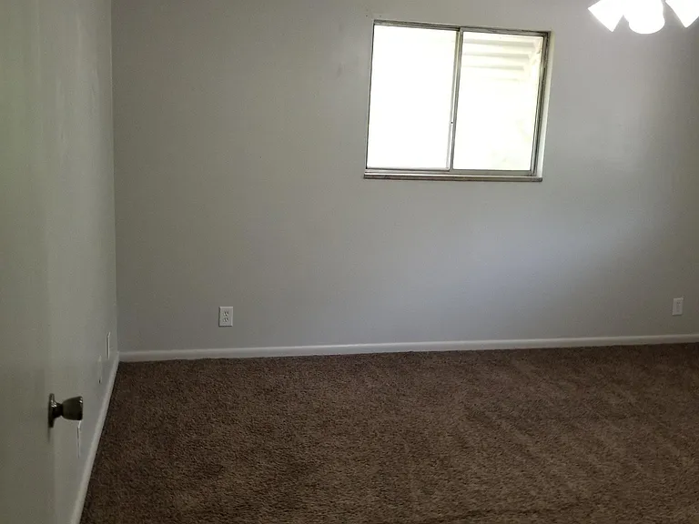 670 N Beard Ave #3 — Photo 8