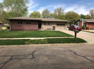 1145 W Avon Ln, Lincoln, NE 68505