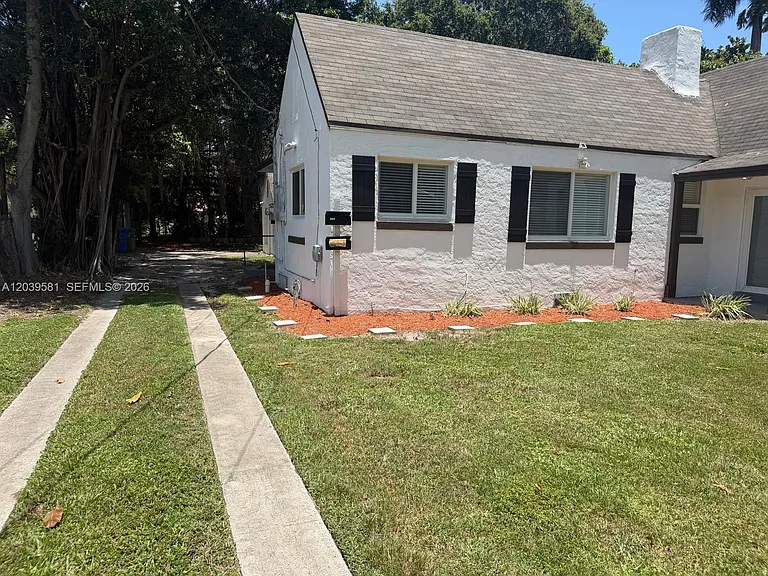 245 SW 24th Rd — Photo 18