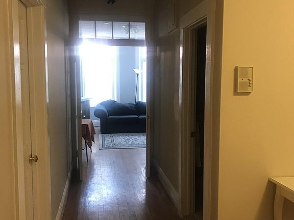 4th image of 1885 Beacon St #1