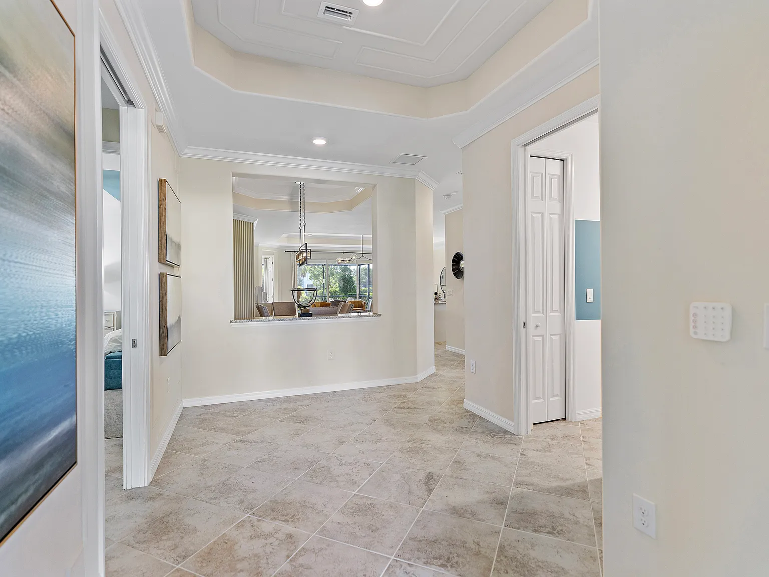 3 bed, 2300 sqft, $5,500 — Photo 4