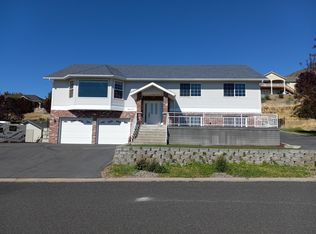 5477 Basin View Dr, Klamath Falls, OR 97603