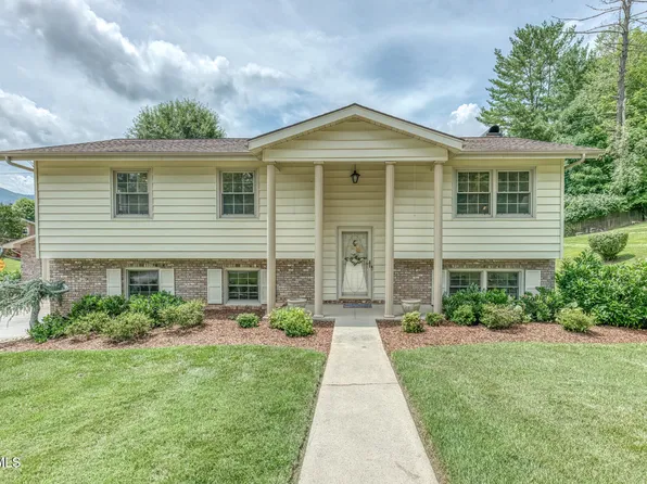 6 Bridgewood Ct, Johnson City, TN 37604