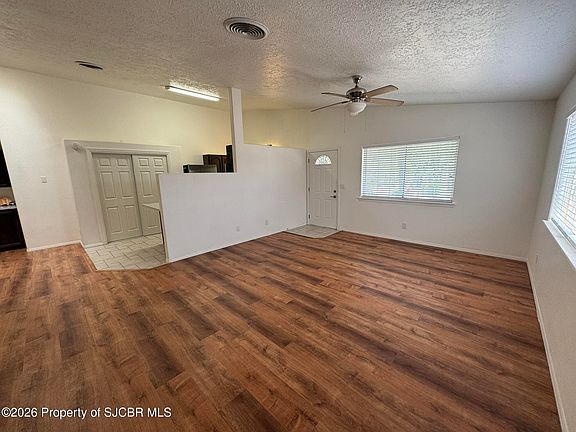 4th image of 815 Saguaro St