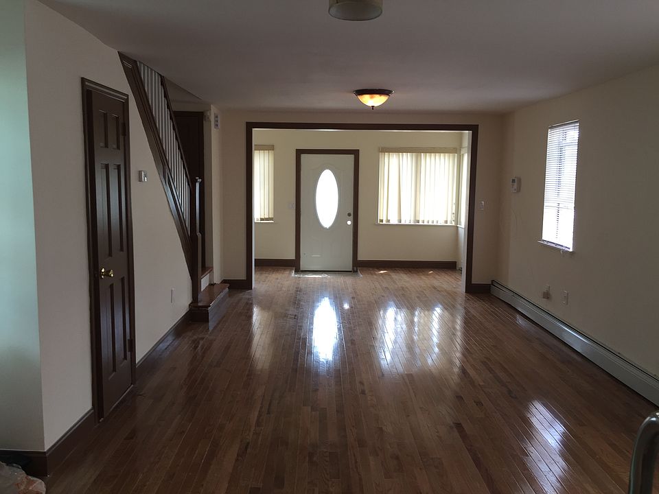 1st image of 21911 107th Ave
