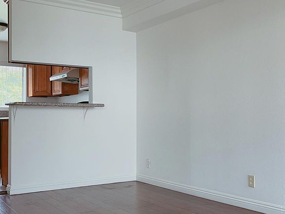 4th image of 614 N Mar Vista Ave