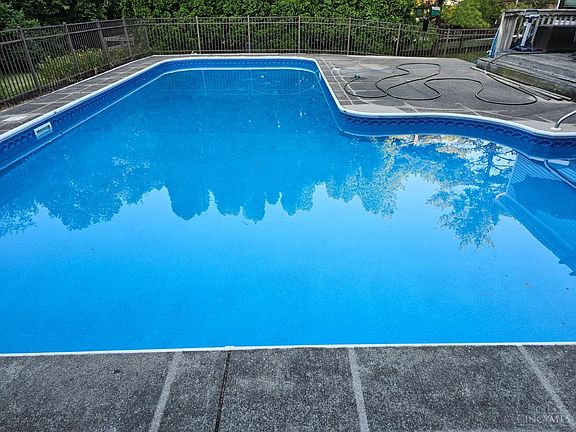 4th image of 8346 White Hill Ln