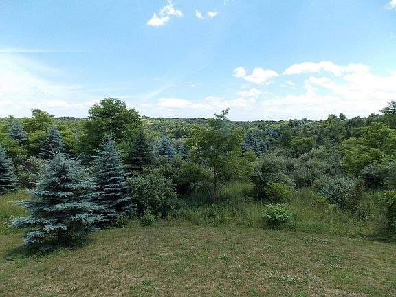2nd image of 525 Lake Dr