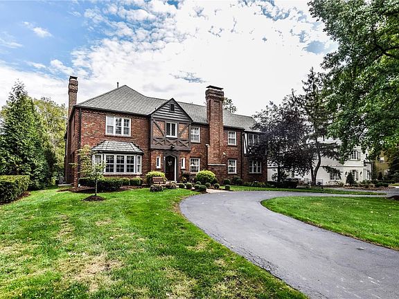 2nd image of 51 Fair Oaks Dr