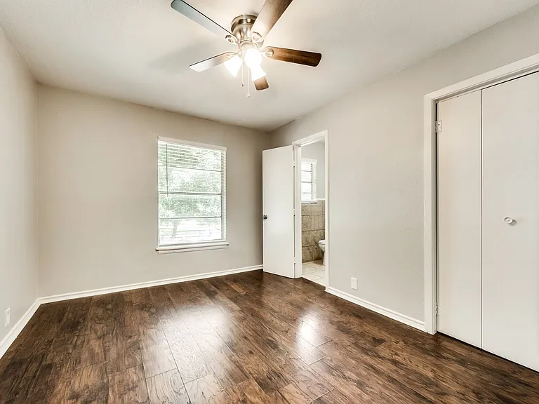 4602 Swiss Ave — Photo 15