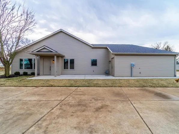 8045 Harrisburg Ln, Fort Wayne, IN 46835