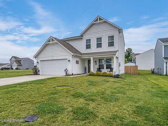 3rd image of 102 Acorn Ct
