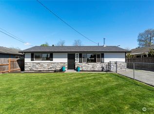 210 3rd Ave SW, Pacific, WA 98047