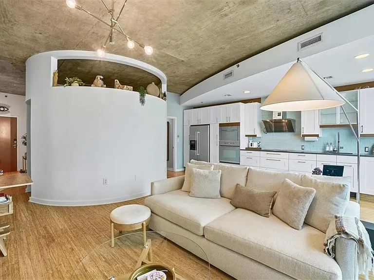 923 Peachtree St NE #924 — Photo 12