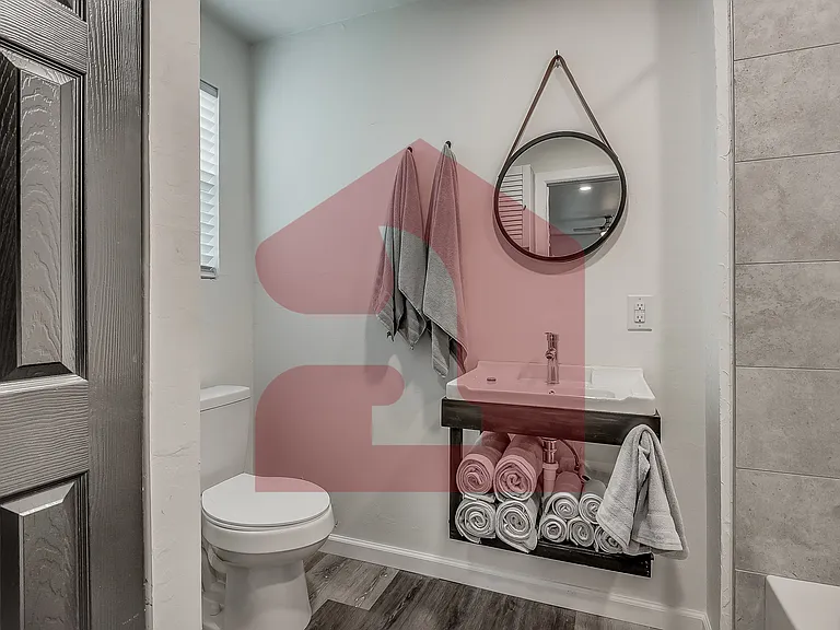 208 E Mosier St — Photo 48
