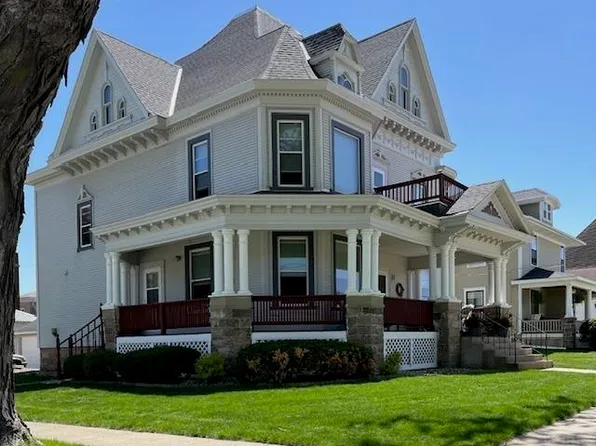 215 N Chestnut Ave, New Hampton, IA 50659