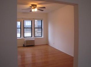 7042 S Chappel Ave APT 2E, Chicago, IL 60649