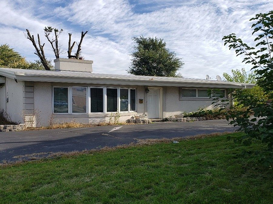 1st image of 8641 Oak Park Ave