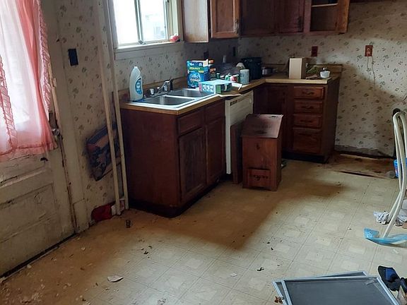 5th image of 1102 Boyd Ave