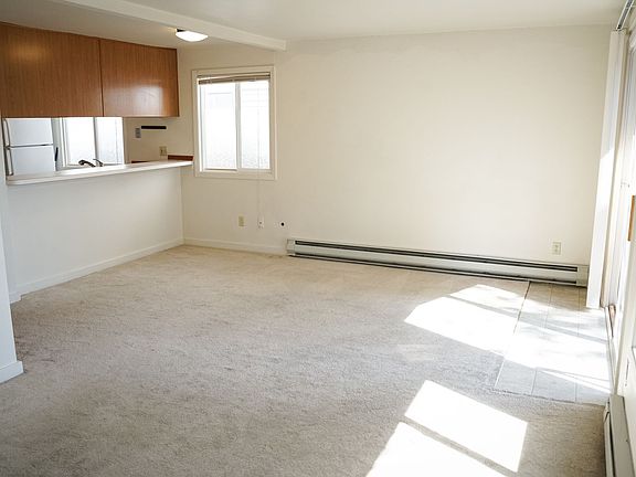 5th image of 10532 Whitman Ave N #B