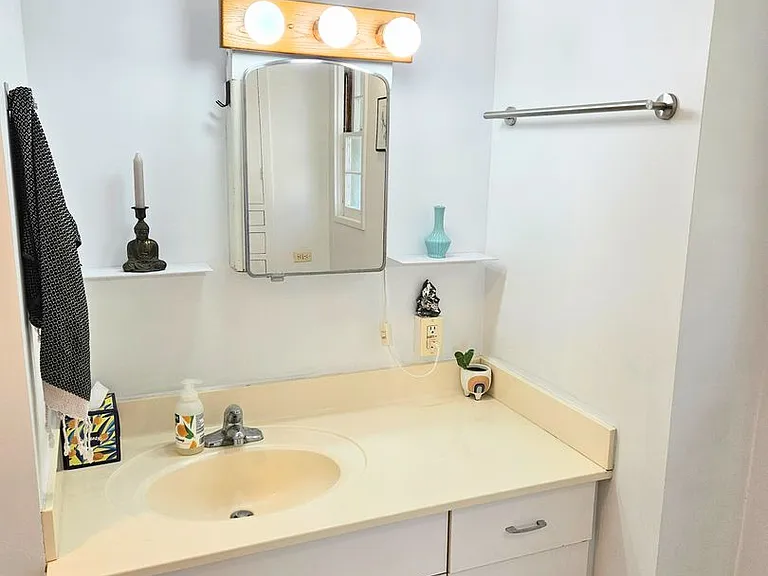 1523 Thurston Ave — Photo 7