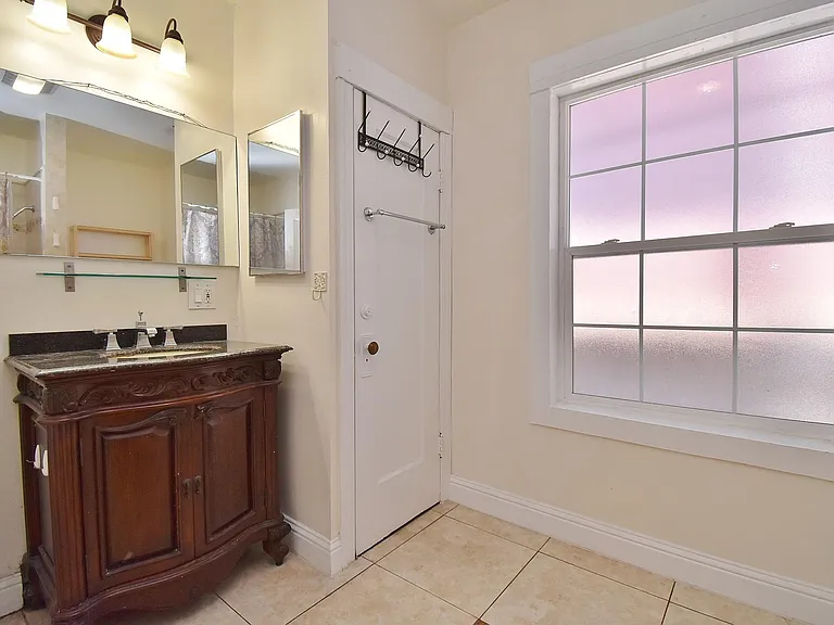 2214 Ashby Ave — Photo 6