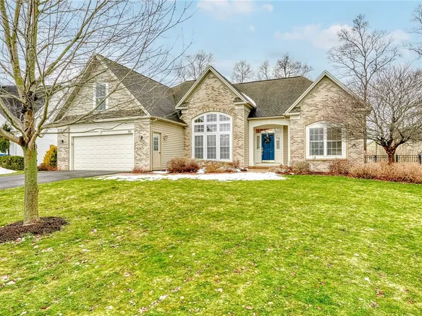 150 Carrington Dr, Rochester, NY 14626