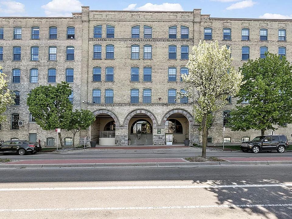 1st image of 940 Monroe Ave NW Unit 202