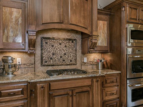 2nd image of 6302 Parkwood Pl