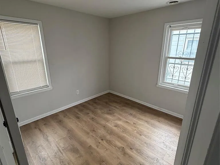 3887 Moore St — Photo 5