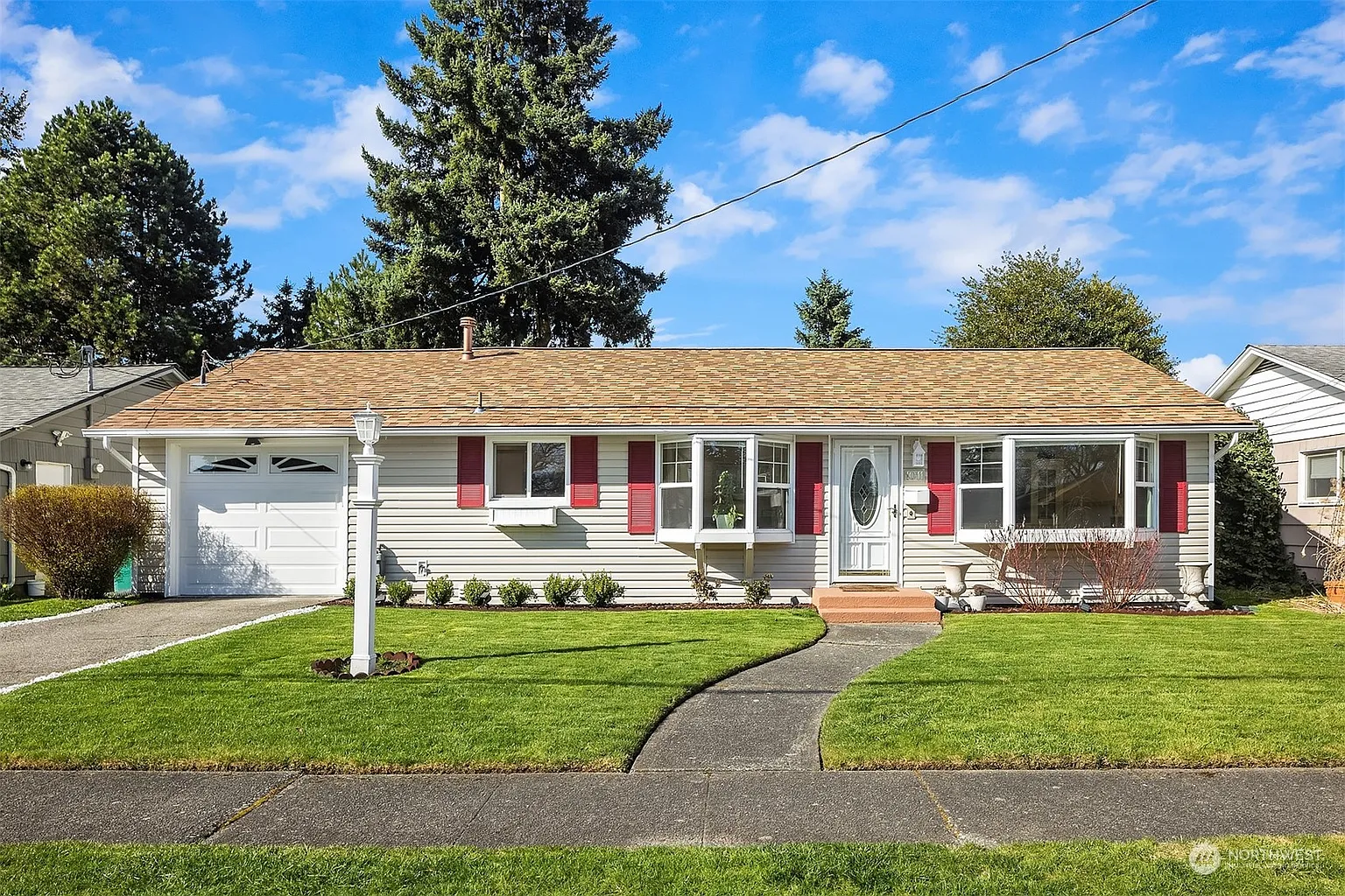 1011 E Street SE photo 1