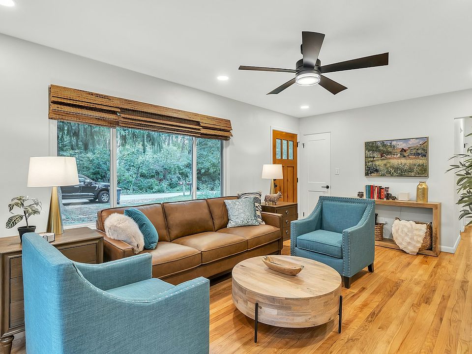 1st image of 415 Barber Ave