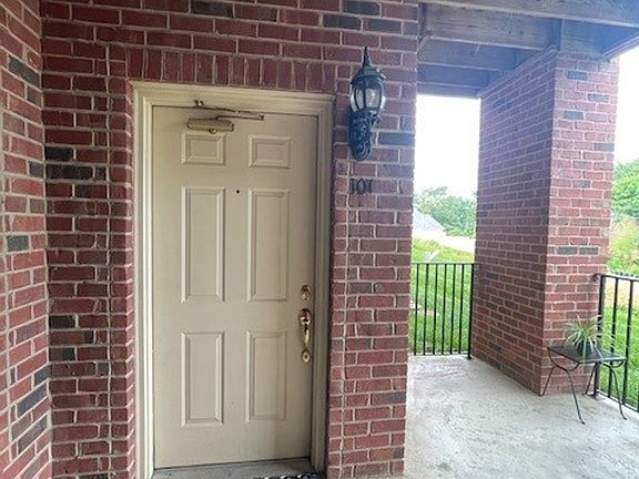 3rd image of 4801 Lyons View Pike #B101