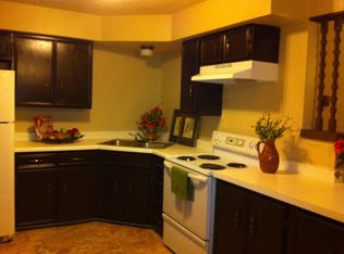 401 S Grant Ave, La Pryor, TX 78872