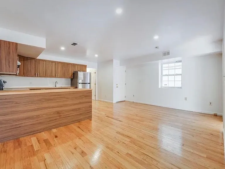 283 Winfield Ave #1 — Photo 7