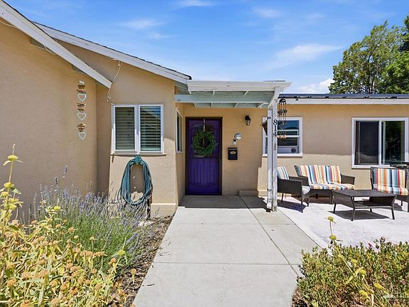3rd image of 814 Bamboo Ct