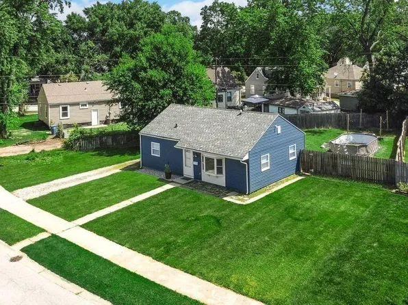 8115 Wicker Park Dr, Highland, IN 46322