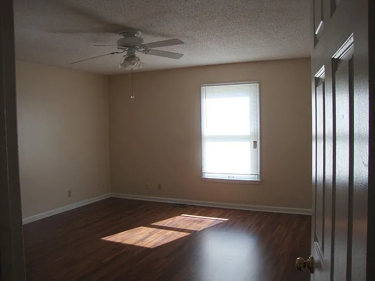 2208 Patriot Dr — Photo 9
