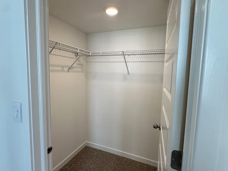 545 Yosemite Way — Photo 18