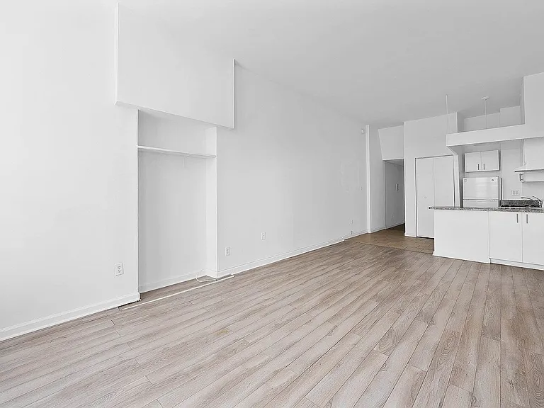 88 Fulton St #318 — Photo 5