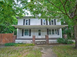 2186 N Genesee Rd, Burton, MI 48509