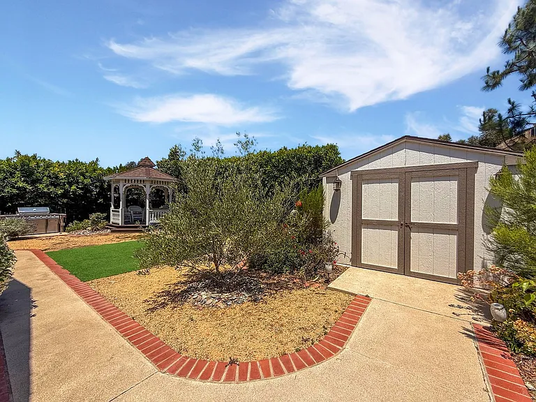 1934 Donahue Dr — Photo 18