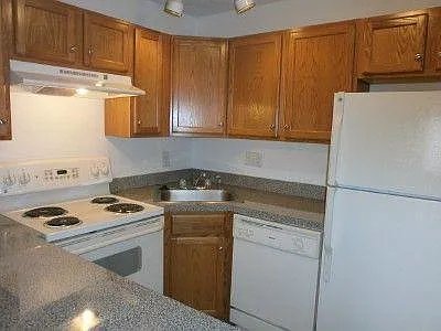 Lakeview — Photo 23